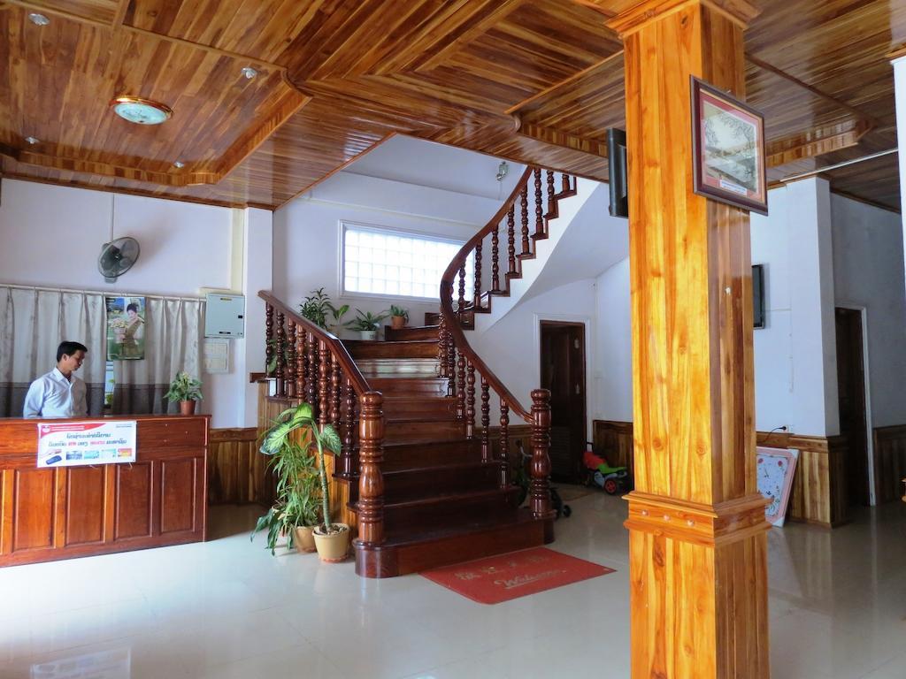 Kingmala Guesthouse Луанг Намта Екстериор снимка