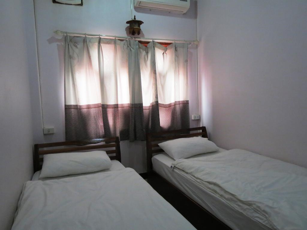 Kingmala Guesthouse Луанг Намта Стая снимка